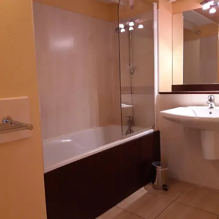 Beau T2 Bis Dans De Standing Ravalement De Facade En Cours * Le Croisic