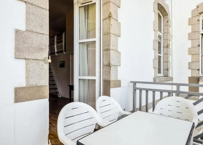 Appartement Beau T2 Bis Dans De Standing Ravalement De Facade En Cours *