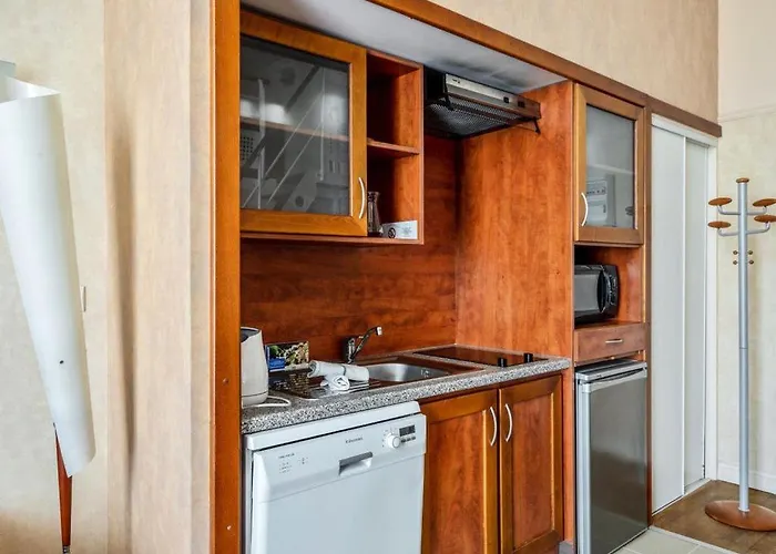 Beau T2 Bis Dans De Standing Ravalement De Facade En Cours *