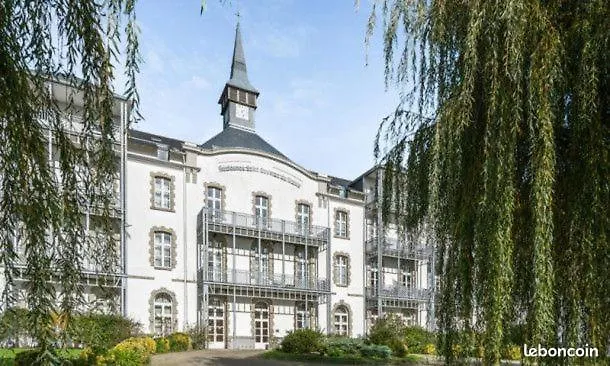 Apartmán Beau T2 Bis Dans De Standing Ravalement De Facade En Cours